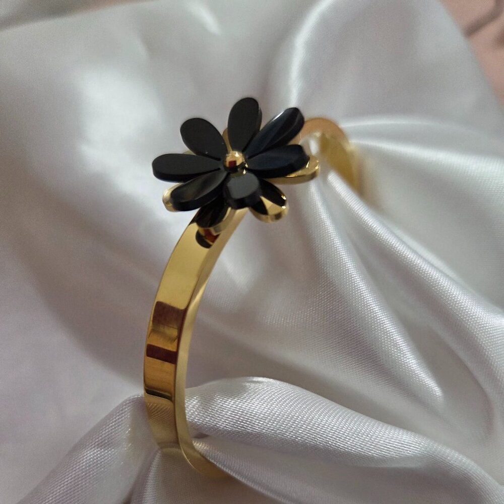 18K Gold Plated Stainless Steel Black and Gold Flower's Women Bracelet